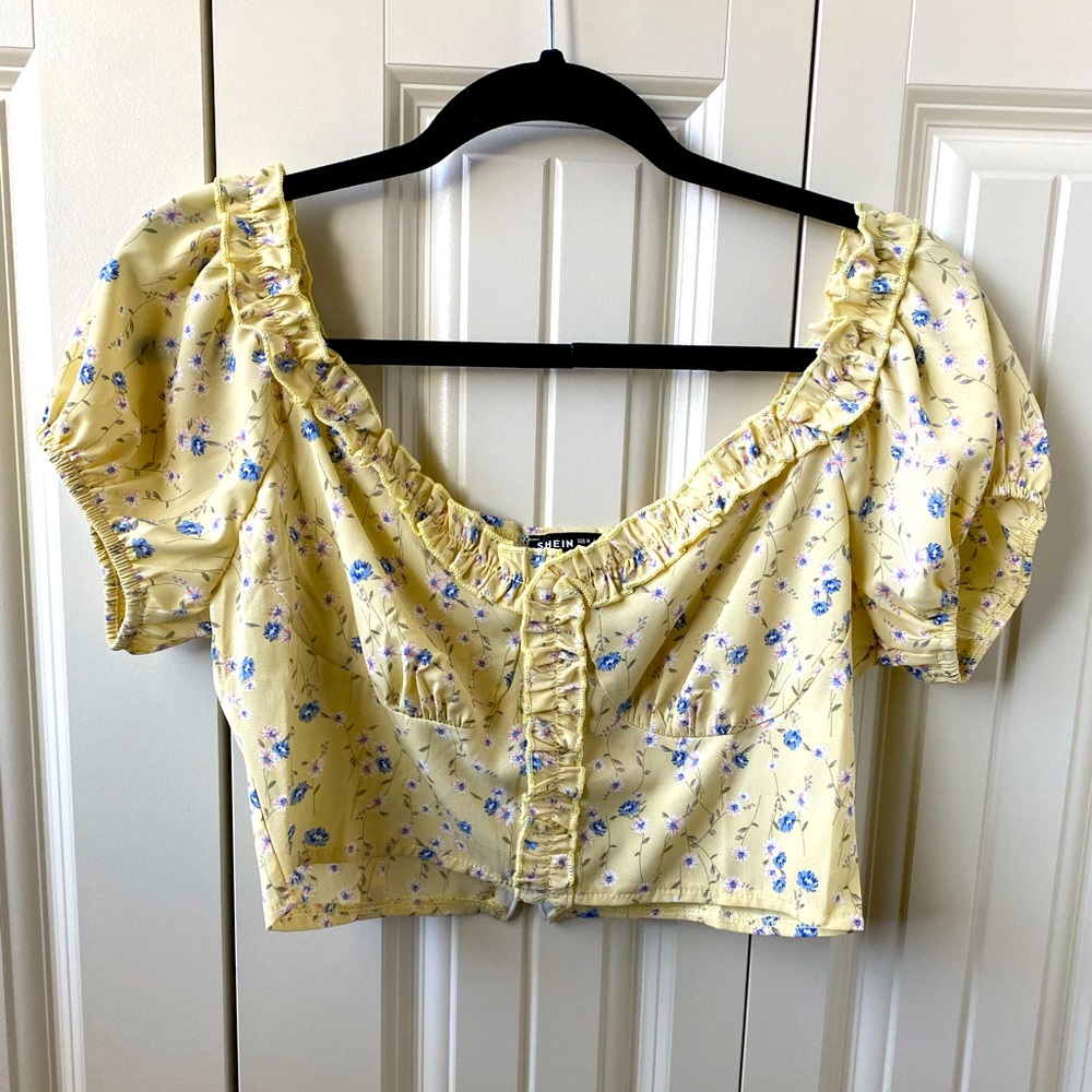 Yellow flower print crop top
